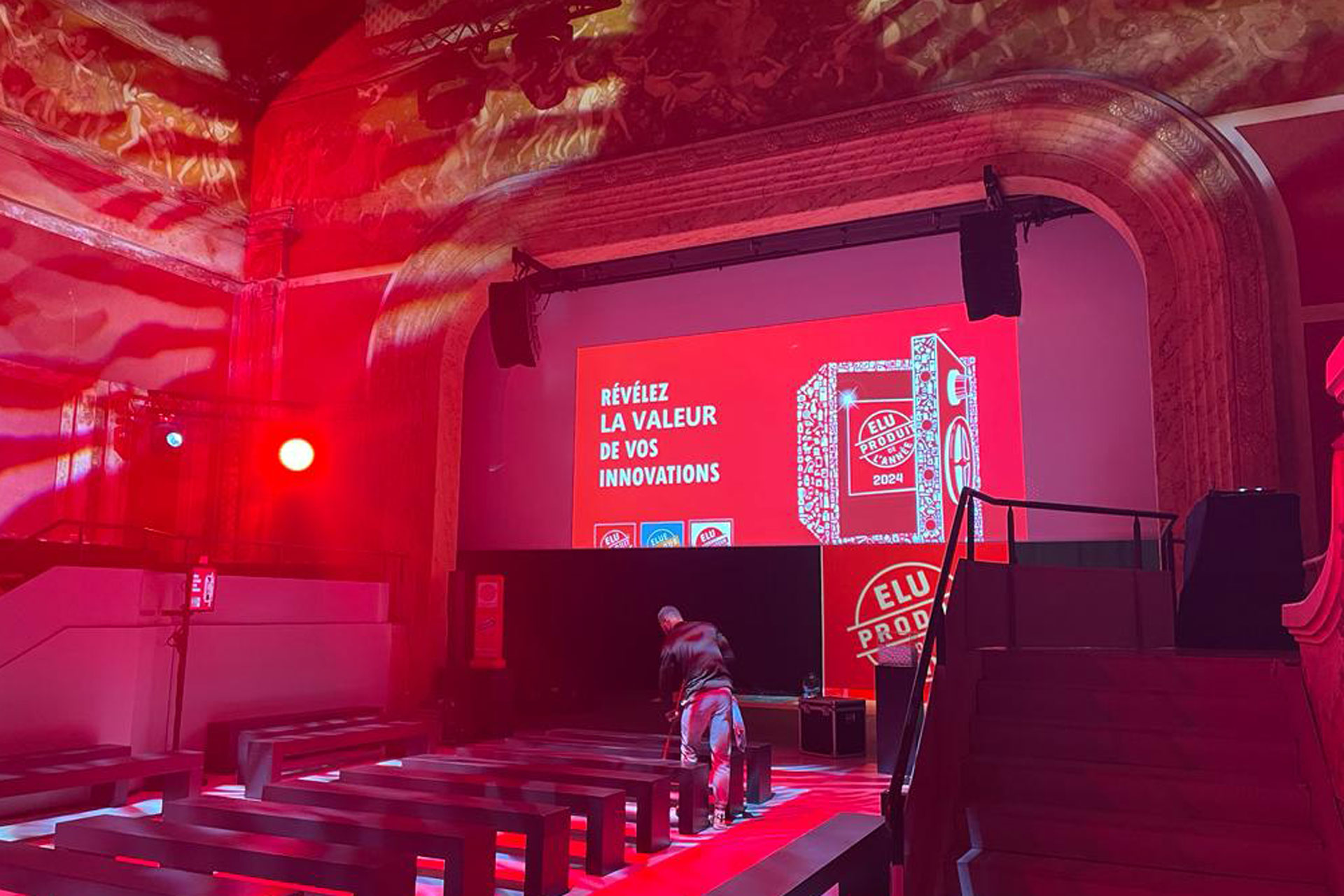 Alternative text - Cérémonie du concours « Elu Produit de l’Année » 2024 avec Novelty