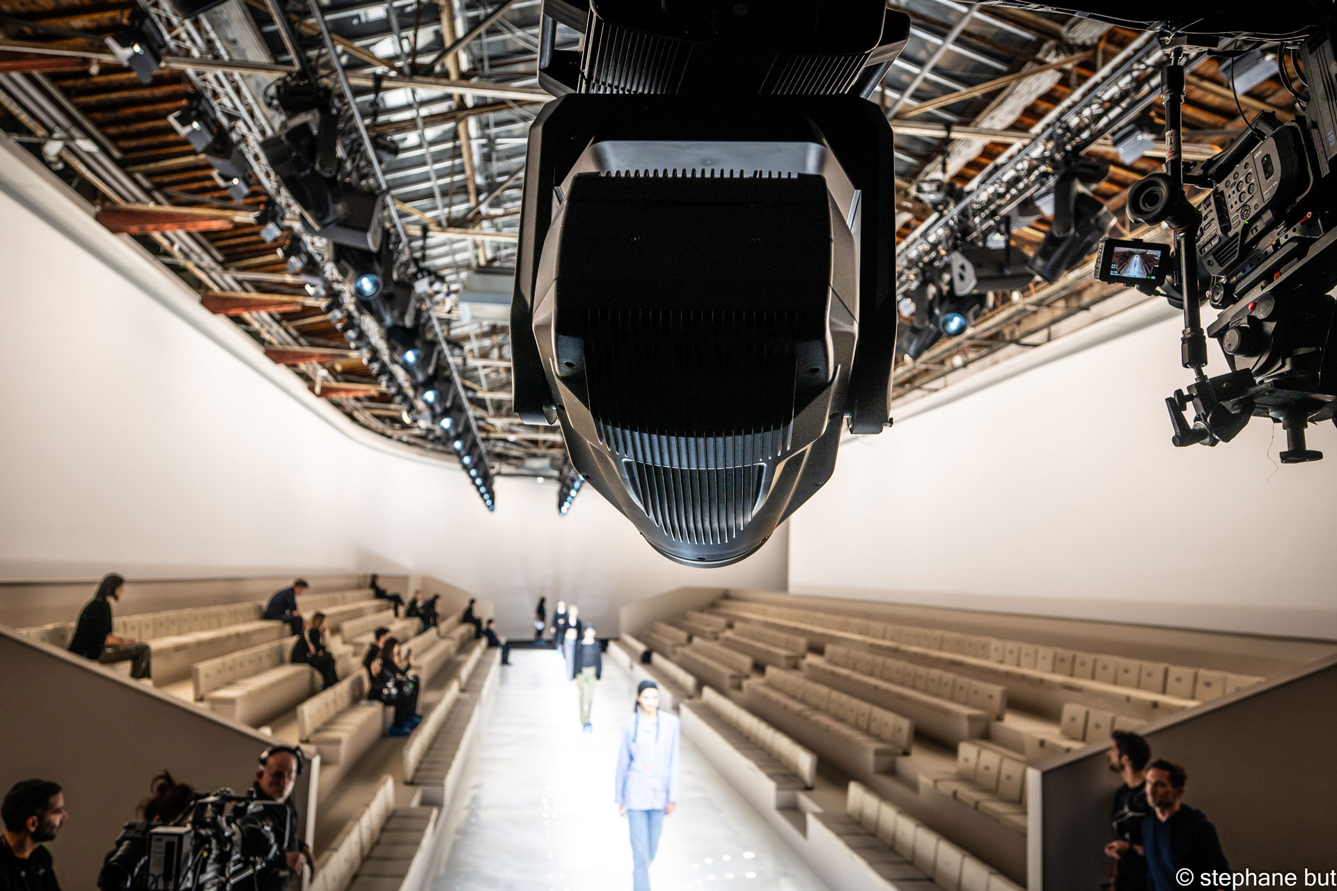 Alternative text - PARIS FASHION WEEK | ARMANI | Janvier 2024