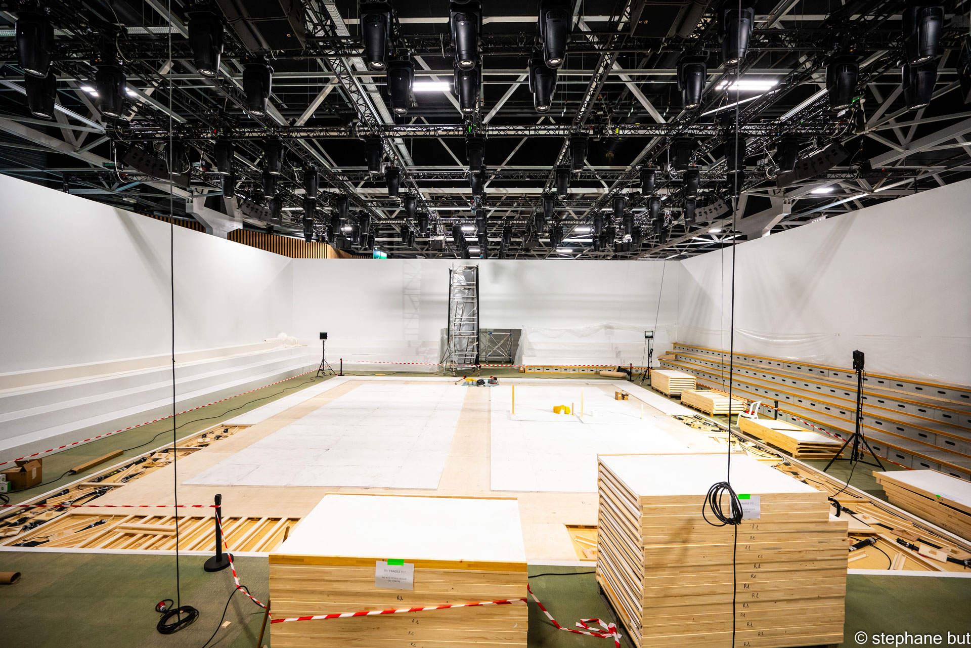 Alternative text - PARIS FASHION WEEK | COURREGES | Septembre-Octobre 2023