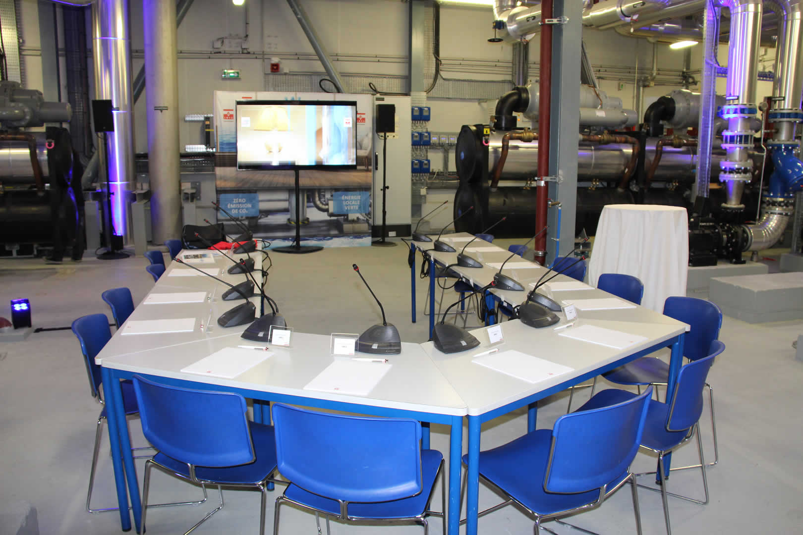 Alternative text - Novelty Monaco équipe la réunion du Club de l’éco avec la société Monégasque de l’électricité et du gaz