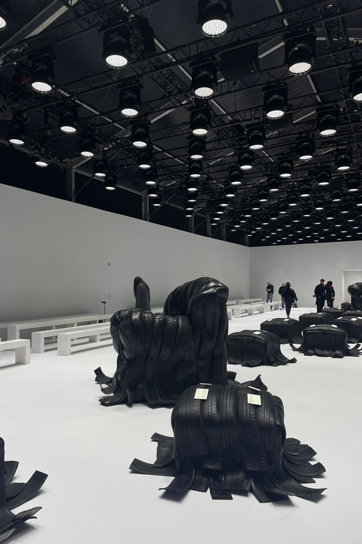 Alternative text - Paris Fashion Week | ACNE STUDIOS | Fevrier 2024