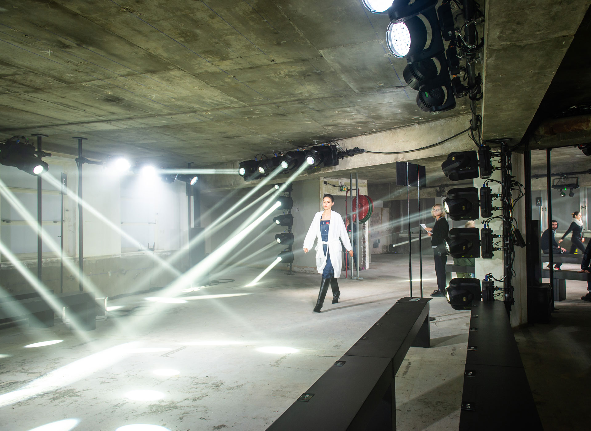 Alternative text - Défilé Sacai | Fashion Week Paris | Février 2020