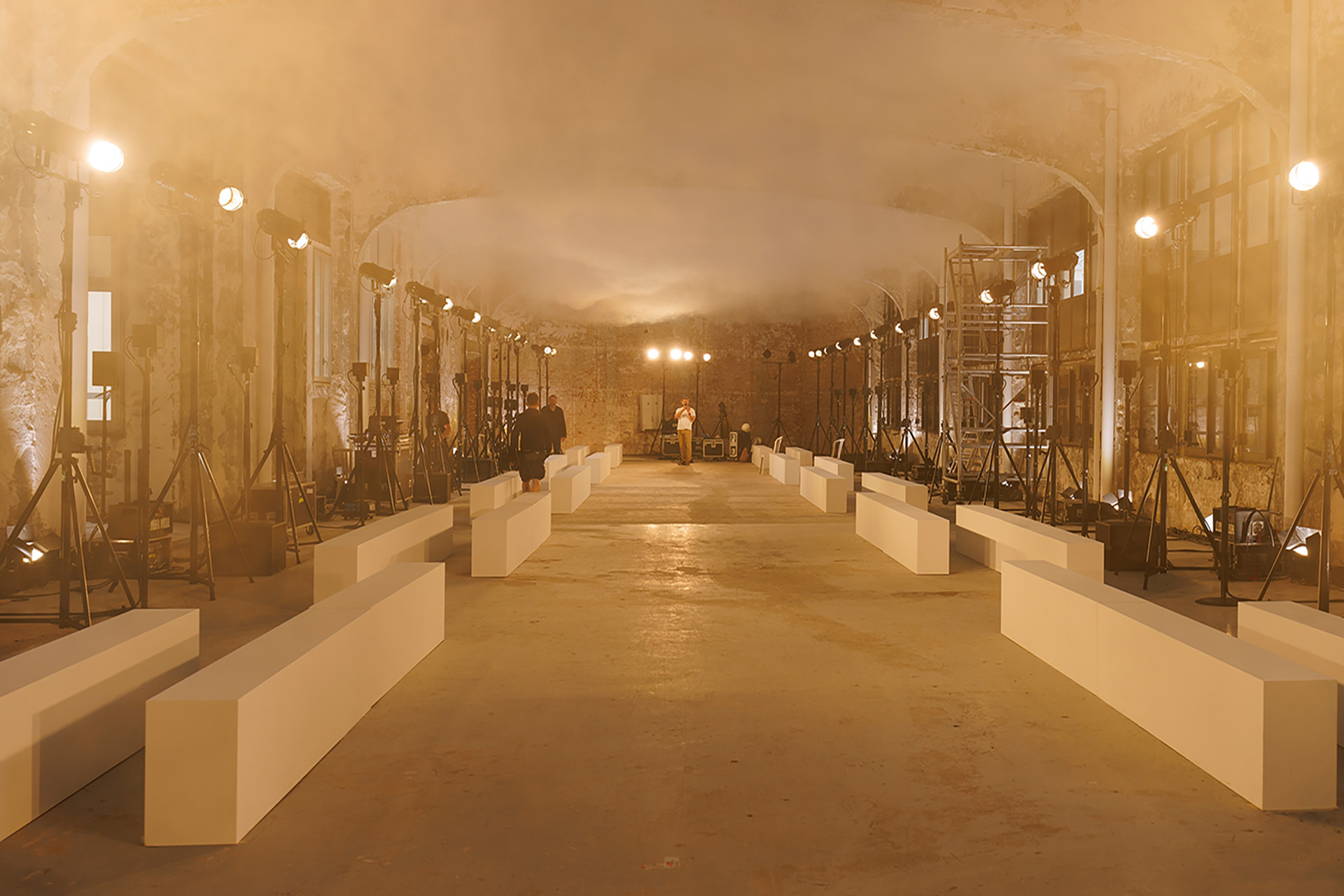 Alternative text - Paris Fashion Week | SYSTEM STUDIOS |  Juin 2024