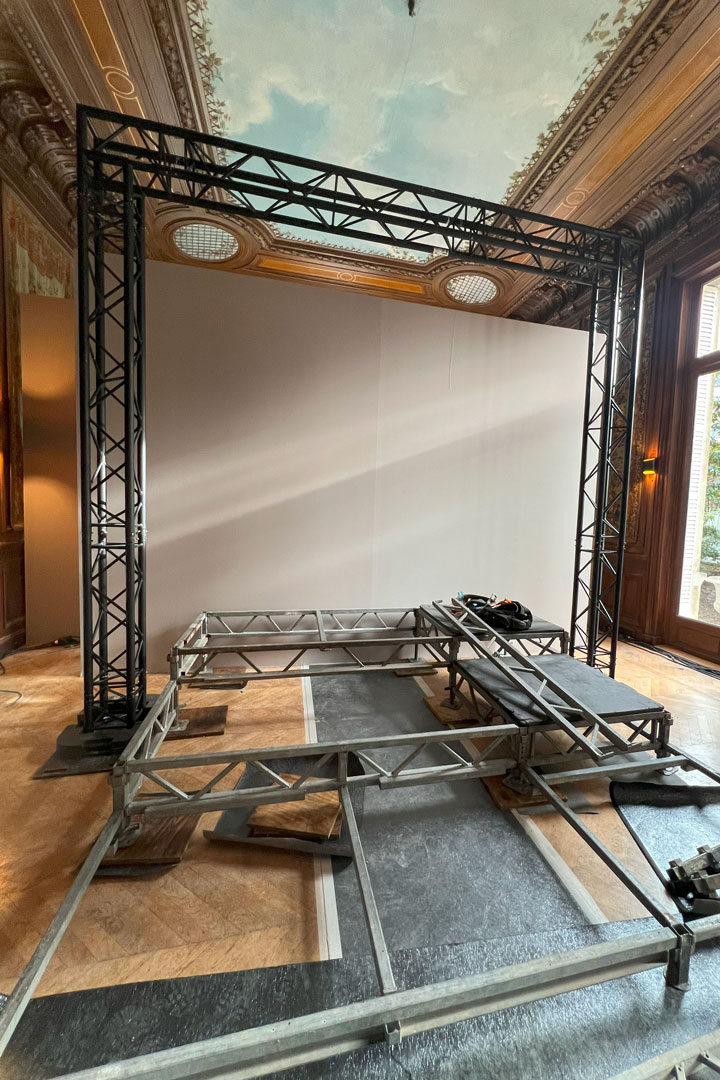 Alternative text - Paris Fashion Week | VICTORIA BECKHAM | Mars 2024